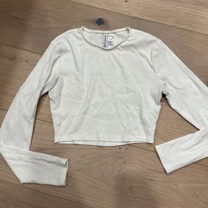 DIVIDED long sleeve crop top